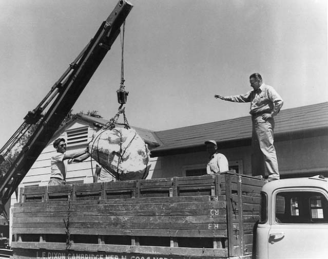 LaPaz dirigeant la récupération d'une météorite tombée dans le comté de Norton (Nebraska)      en 1948 s1Université du Nouveau-Mexique