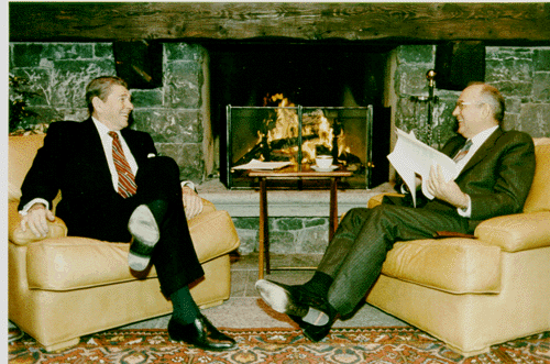 Reagan et Gorbatchev à Genève le 19 Novembre 1985