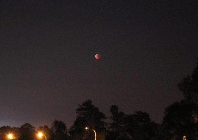 Eclipse lunaire le 15 mai 2003