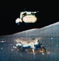 Qui a filmé le module décollant de la surface de la Lune ?