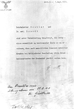 Autorisation de Hitler pour le programme d’”euthanasie” (Opération T4) s1National Archives and Records Administration, College Park, Md.