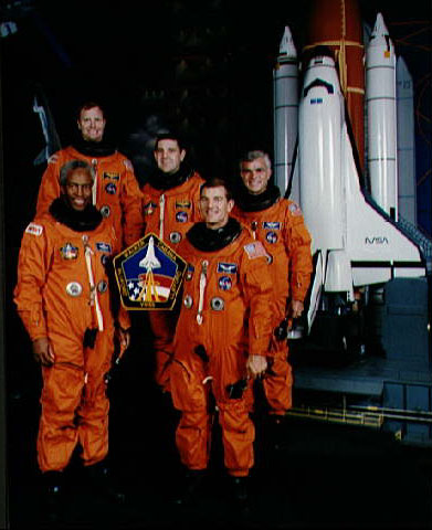 Portrait officiel de l'équipe STS-53