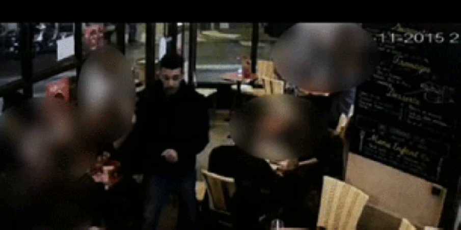 Brahim Abdeslam entrant dans le Comptoir Voltaire avant de s'y faire exploser s15M6 < M. Du : "Les        images d'Abdelhamid Abaaoud dans le métro", Europe 1, 2016-01-09