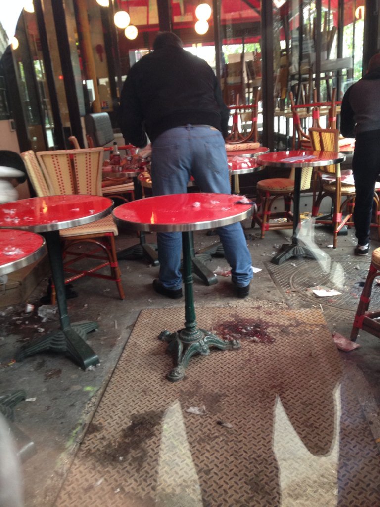Après l'explosion au Comptoir Voltaire s17Sulzer, Alex : Tweet, 2015-11-14 15:15
