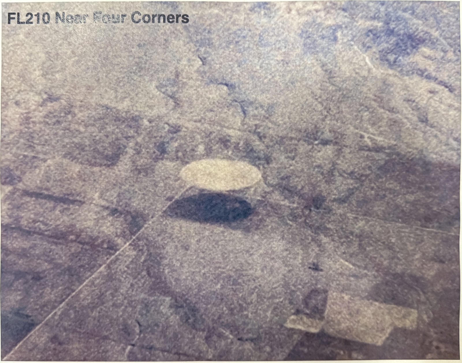La photo de deux cercles d'irrigation près de Four Corners (USA), qui sera présentée comme inexpliquée par Luis Elizondo        jeudi 1 mai 2025.